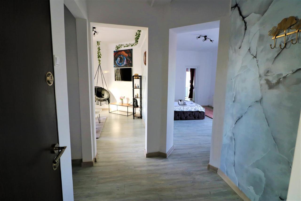 Athenee Palace Apartment - Panoramic View Terrace & Balcony - Free Minibar Bukarest Exterior foto